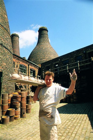 Gladstone Pottery Museum <span style='font-size:8px;'> accredited to Gladstone Pottery Museum </span>