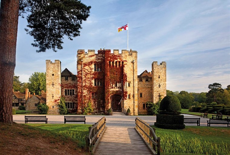 Hever Castle <span style='font-size:8px;'> accredited Hever Castle & Gardens  </span>