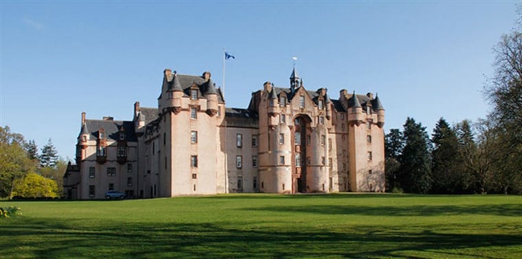 he stunning exterior of the 800 year old castle  <span style='font-size:8px;'> ®National Trust for Scotland </span>