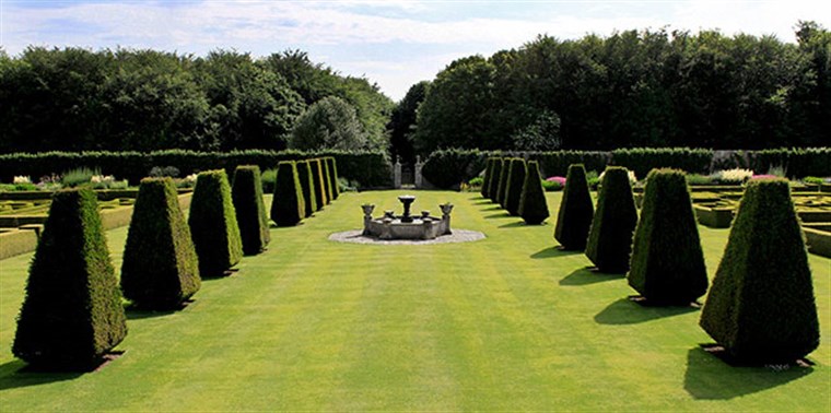 The topiary avenue <span style='font-size:8px;'> ® The National Trust for Scotland </span>