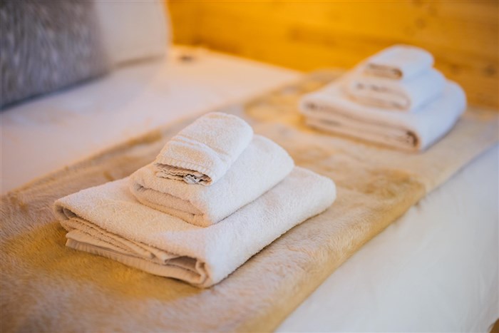 We provide 100% cotton towels and linen