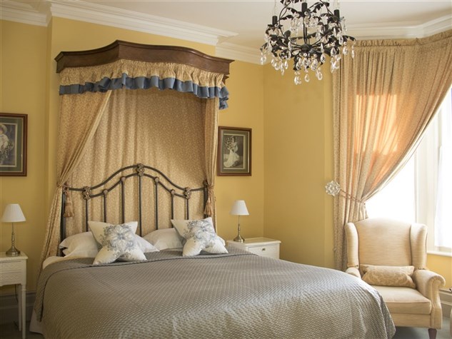 Enjoy a sea view from the bay window or relax in the Alice's comfortable super king size bed